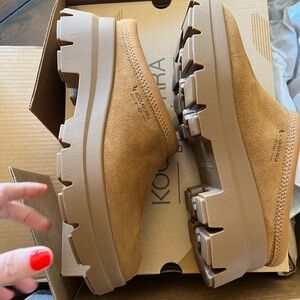 NWT - Kookaburra UGG Neetie Faux fur Lined Lug Clog - never been worn - Womens 8